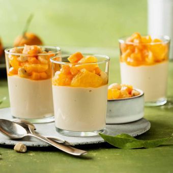 Chai-Pudding mit Clementinen-Papaya-Salat